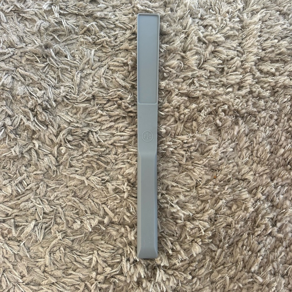 Pampered Chef Long Skinny Scraper